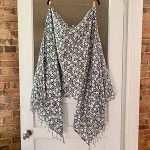 American Eagle navy and white floral scarf